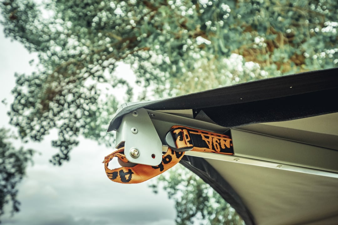 Alu Cab 270° Awning with Brackets - Image 3