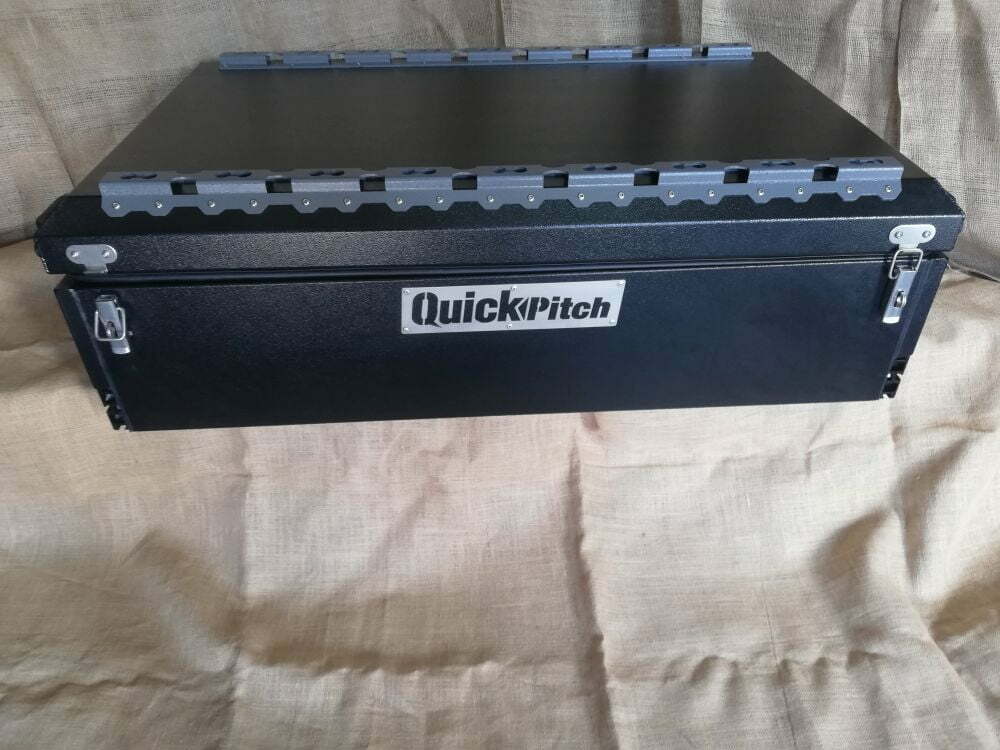 Cargo box by Quickpitch